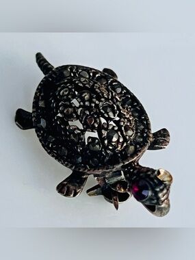 Vintage Small Turtle Brooch Pin 925 Sterling Marcasite-Style Ruby Eye